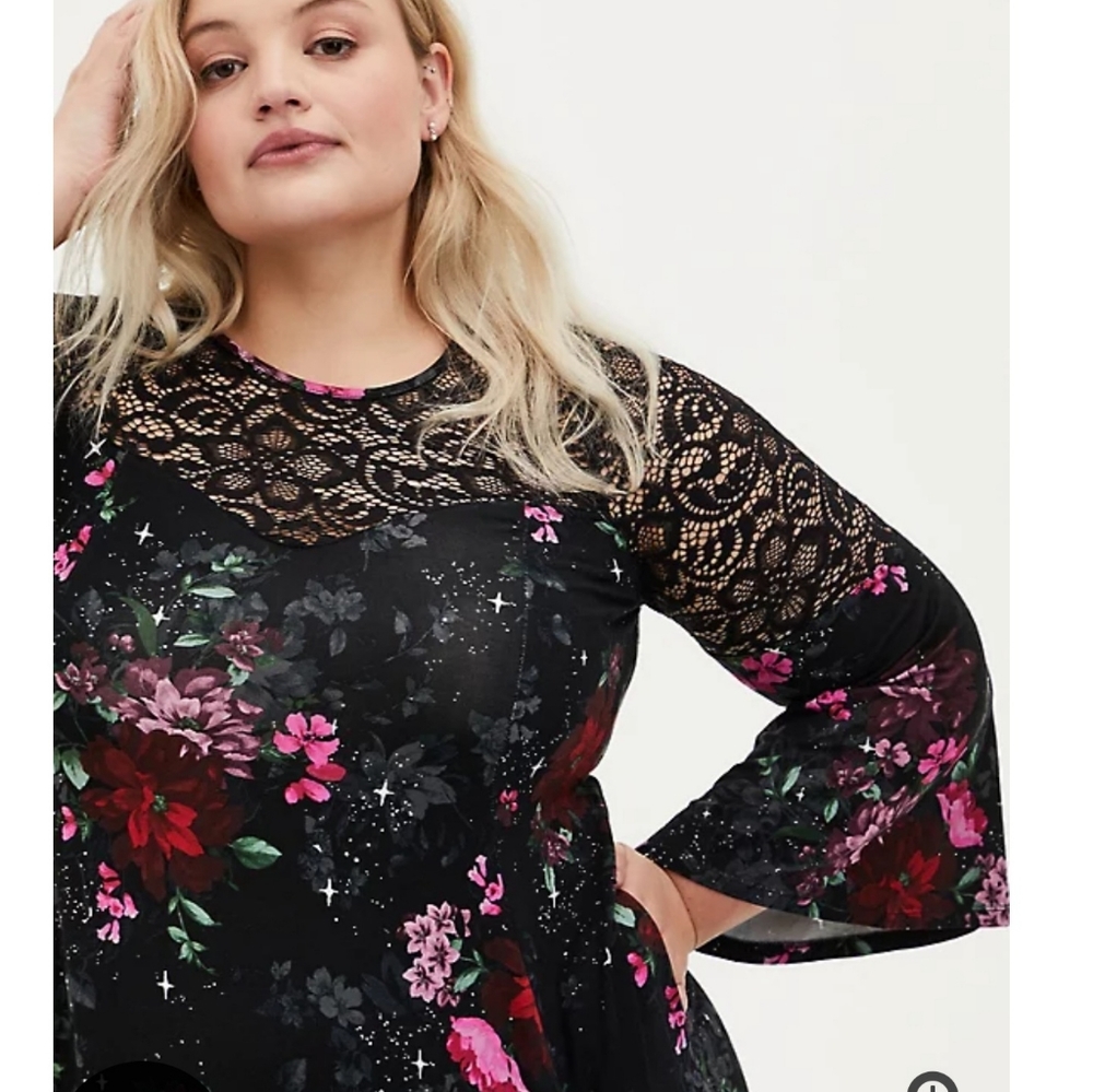 Torrid floral lace bell sleeve dress